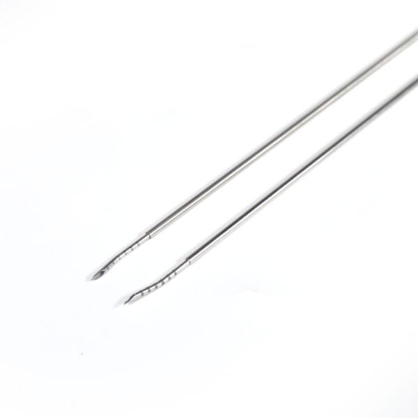 High-precision meniscal repair needle for knee injury treatment